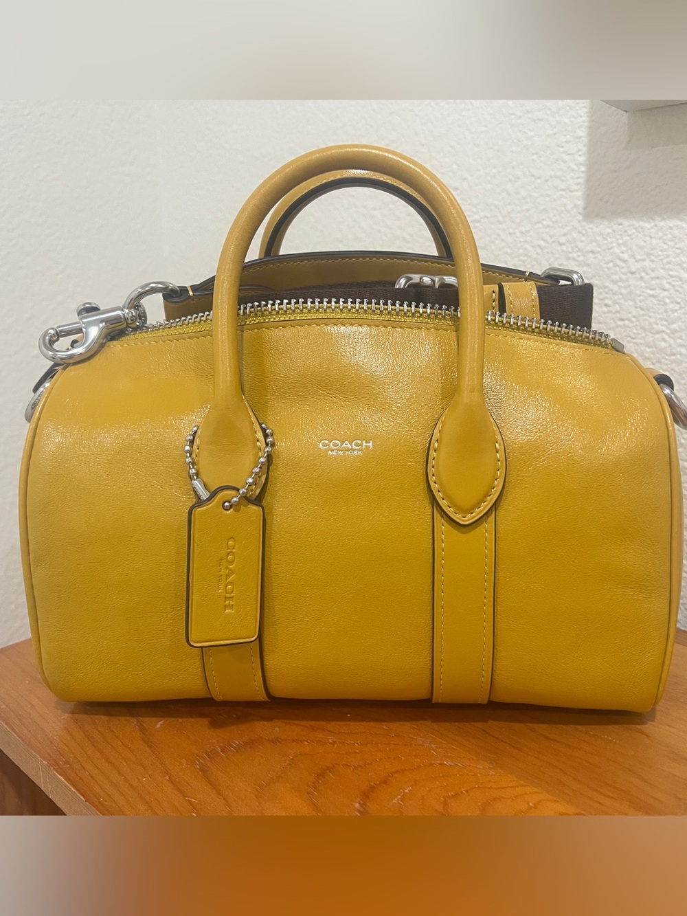 NWT Coach Compass Bag 25 - Honeycomb